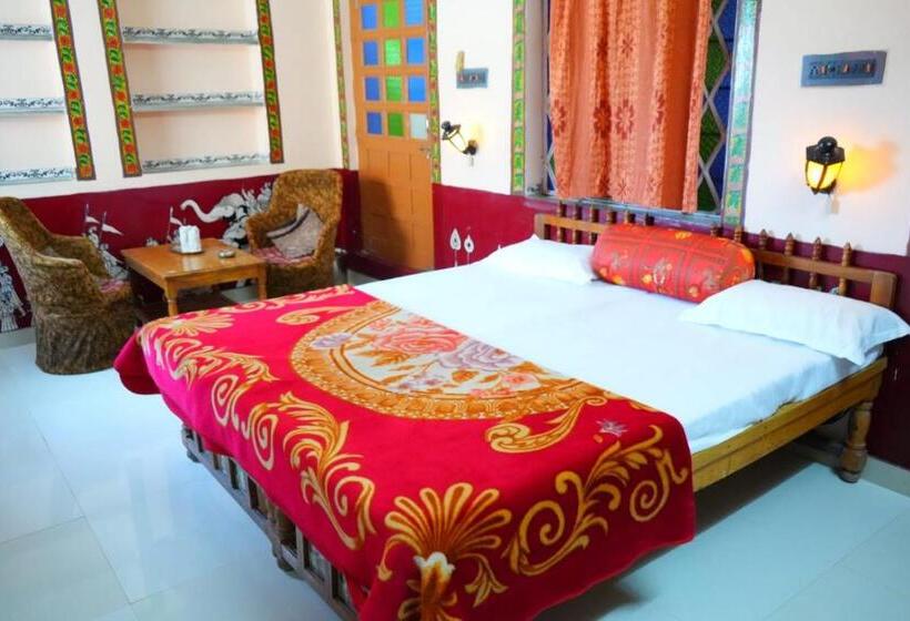 Quarto Economy, Kasera Paradise