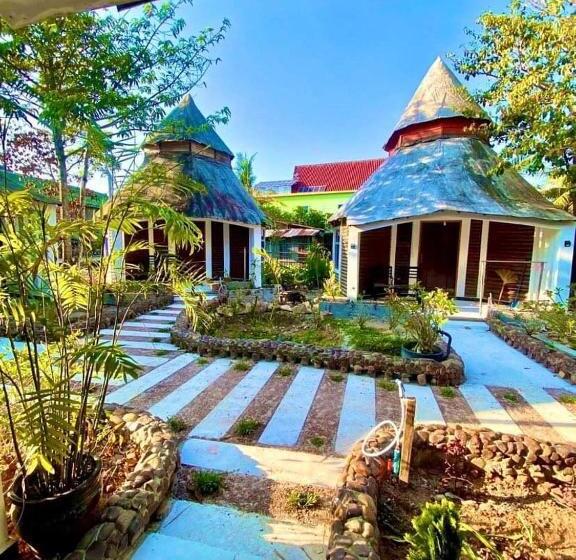 بنگله خانوادگی, M'pay Bay Guesthouse