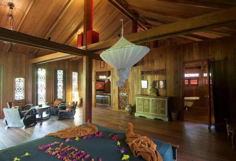 اتاق استاندارد سه تخته با چشم‌انداز استخر, Soriyabori Resort