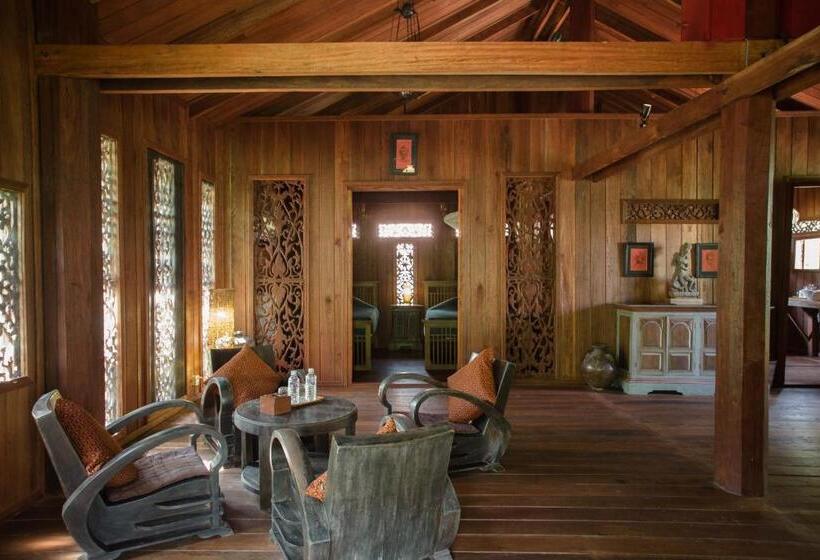اتاق استاندارد سه تخته با چشم‌انداز استخر, Soriyabori Resort