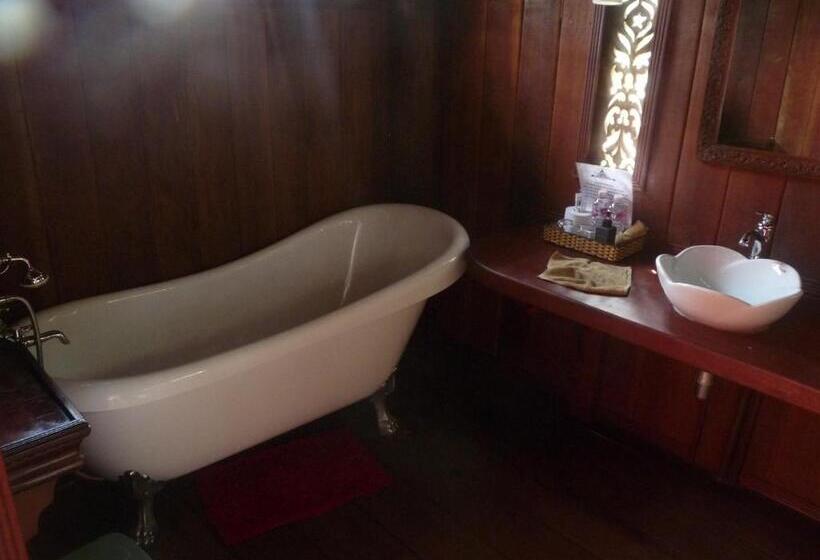 سوئیت جونیور با چشم‌انداز باغ, Soriyabori Resort