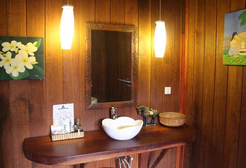 سوئیت جونیور با چشم‌انداز باغ, Soriyabori Resort