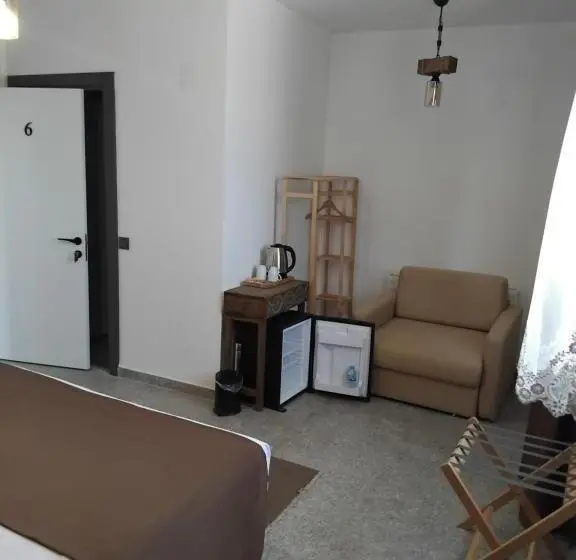 اتاق استاندارد سه نفره, Eski Urla