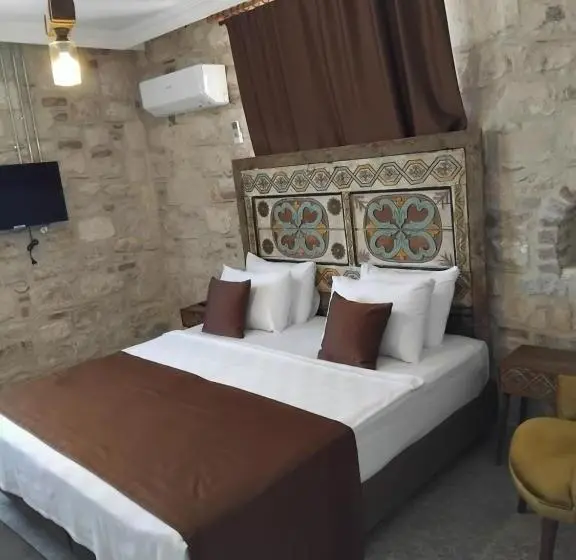 اتاق استاندارد سه نفره, Eski Urla