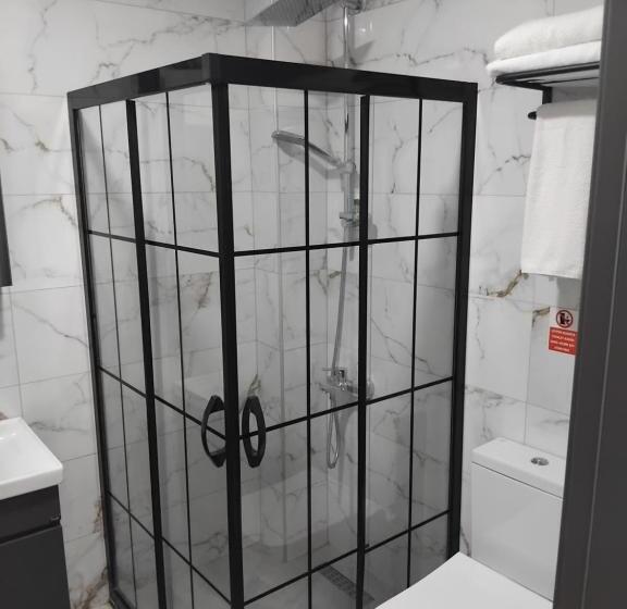 חדר סטנדרט לשלושה, Eski Urla