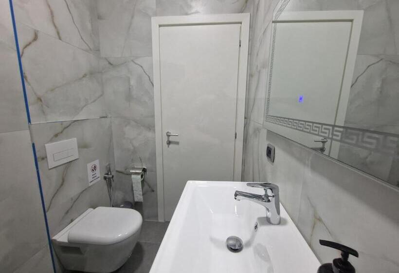 اتاق ساده سه نفره, Erald Guest House