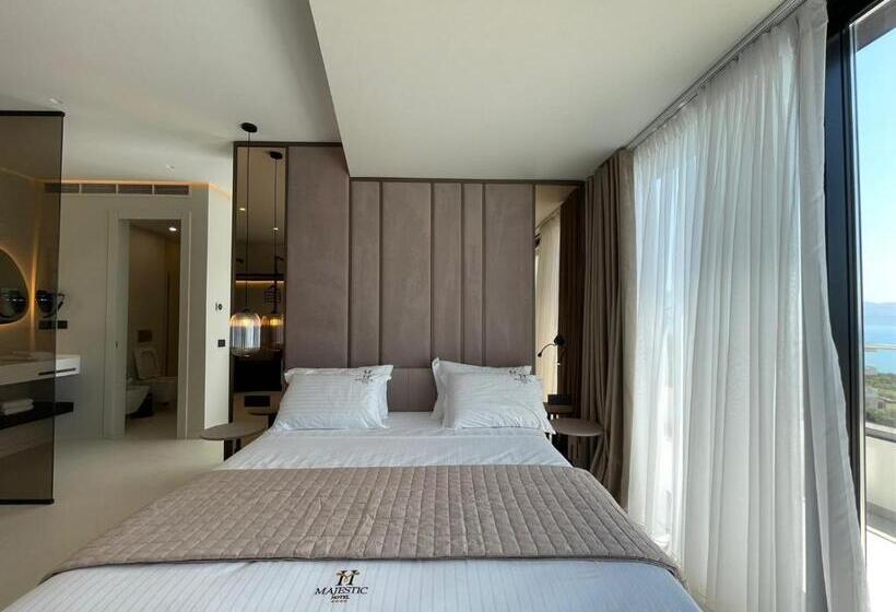 Номер Superior, Majestic