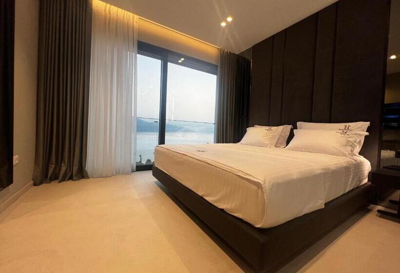 Люкс Вид на Море, Majestic