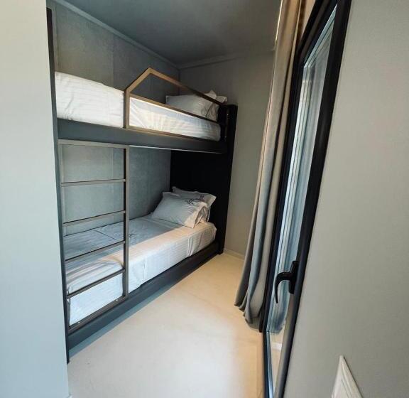 Семейный Номер Вид на Море, Majestic