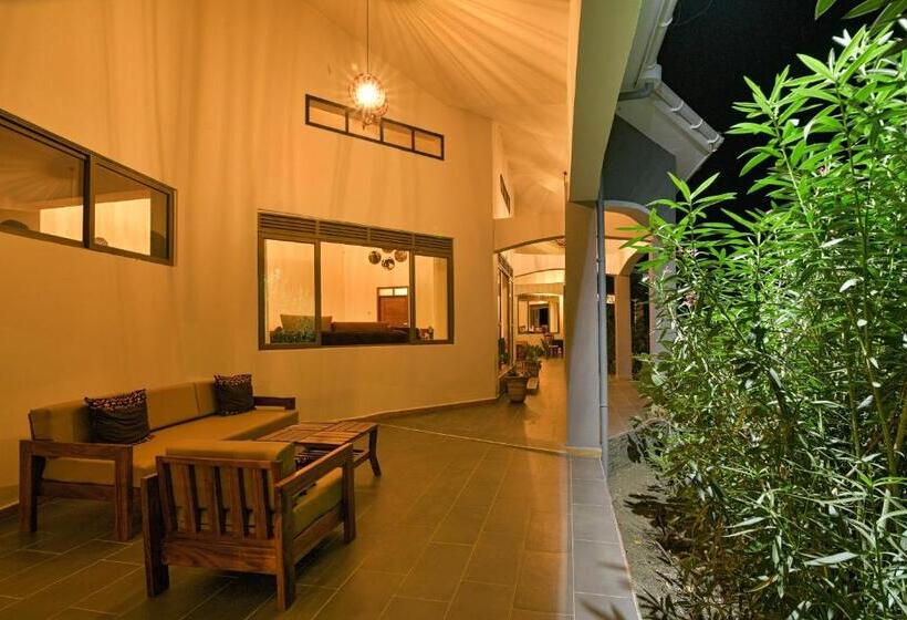 اتاق لوکس با چشم‌انداز دریاچه, Lake George View Golf Resort