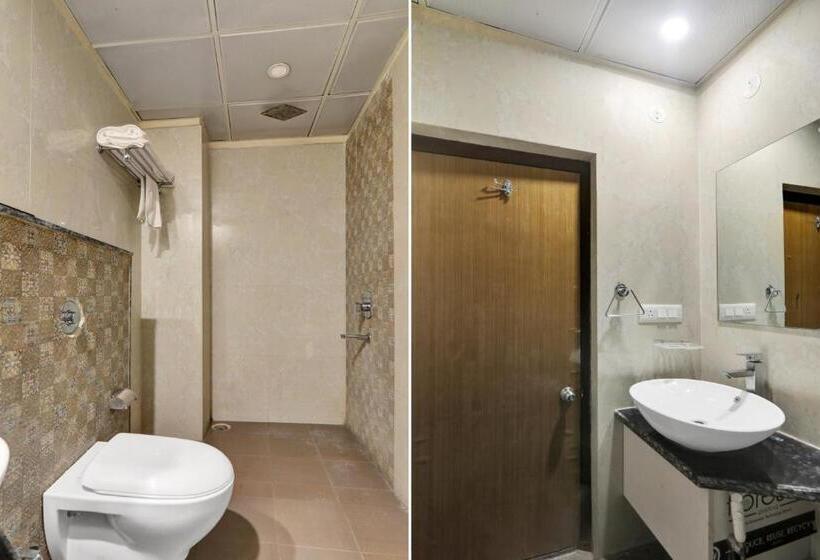 트리플 클래식 룸, Super Townhouse Kankarbagh Formerly Kunwar Alcajars