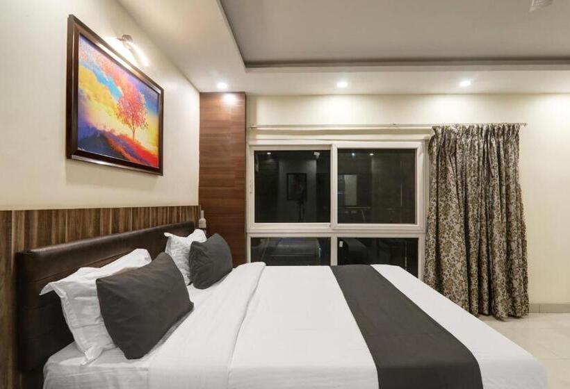 트리플 클래식 룸, Super Townhouse Kankarbagh Formerly Kunwar Alcajars