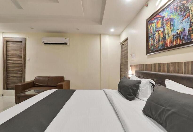 Трехместный Номер Классика, Super Townhouse Kankarbagh Formerly Kunwar Alcajars