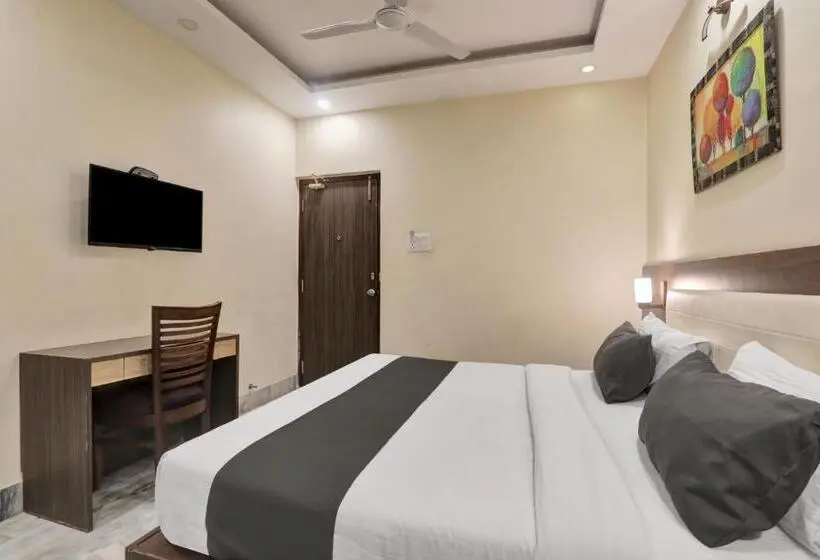 コンフォートトリプルルーム, Super Townhouse Kankarbagh Formerly Kunwar Alcajars