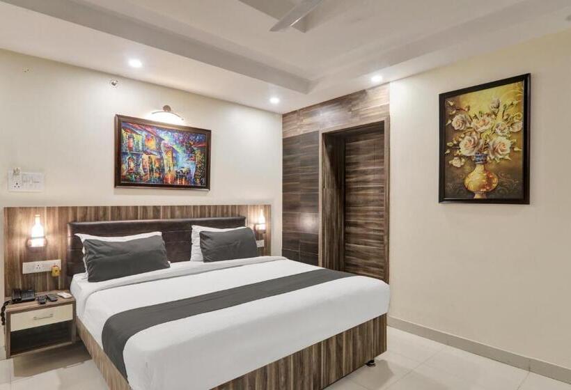 컴포트 트리플 룸, Super Townhouse Kankarbagh Formerly Kunwar Alcajars