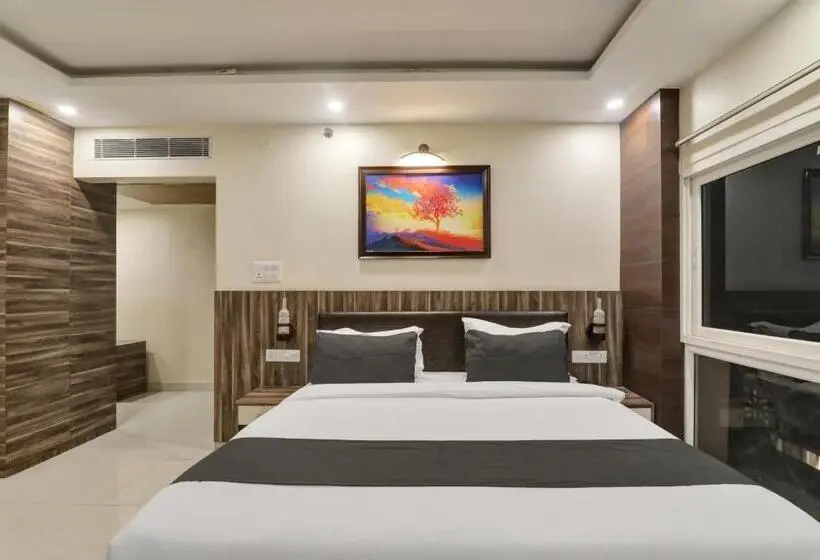 デラックストリプルルーム, Super Townhouse Kankarbagh Formerly Kunwar Alcajars