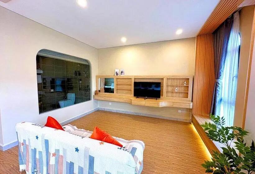 سوییت خانوادگی, The Sol Homestay