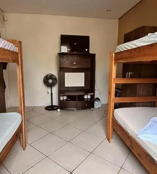 ルームシェアのワンベッド, Floriarte Guest House
