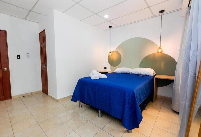 اتاق استاندارد, Friendly House