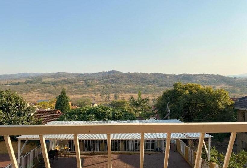 חדר סטנדרט עם מרפסת, Lizzards Villa Guest House