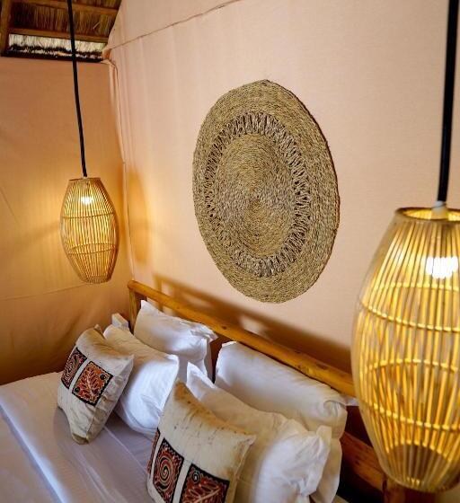 בקתת דלוקס בת חדר 1, Gaga Bees Ella