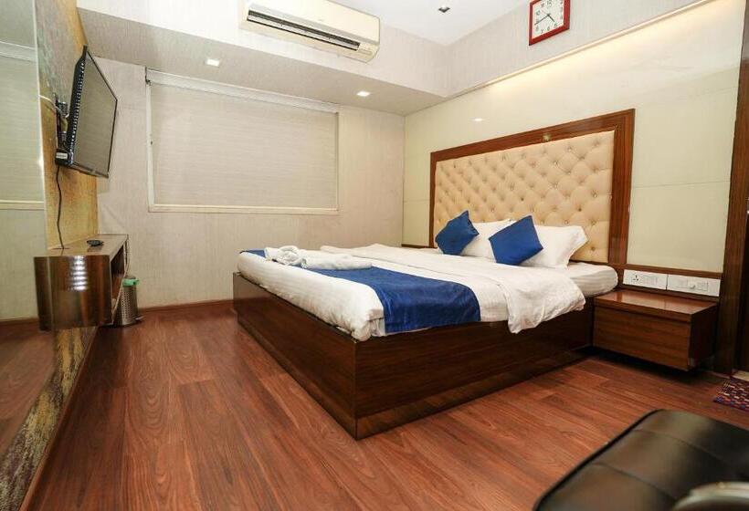 标准间, Zenith Homes   Powai Suites
