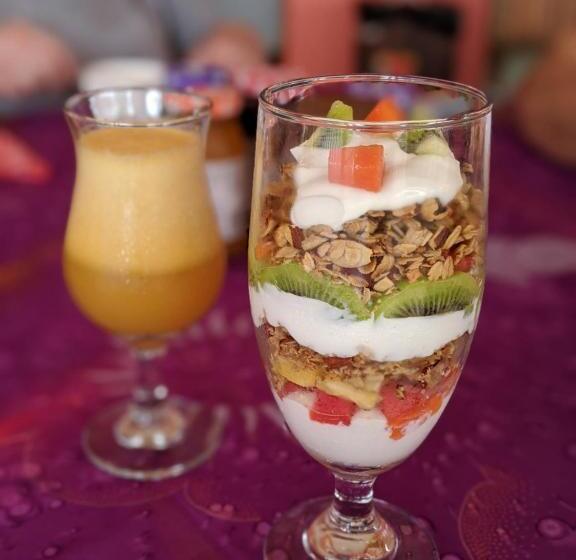 Deluxe Suite King Bed, Seaside Inn Roatan