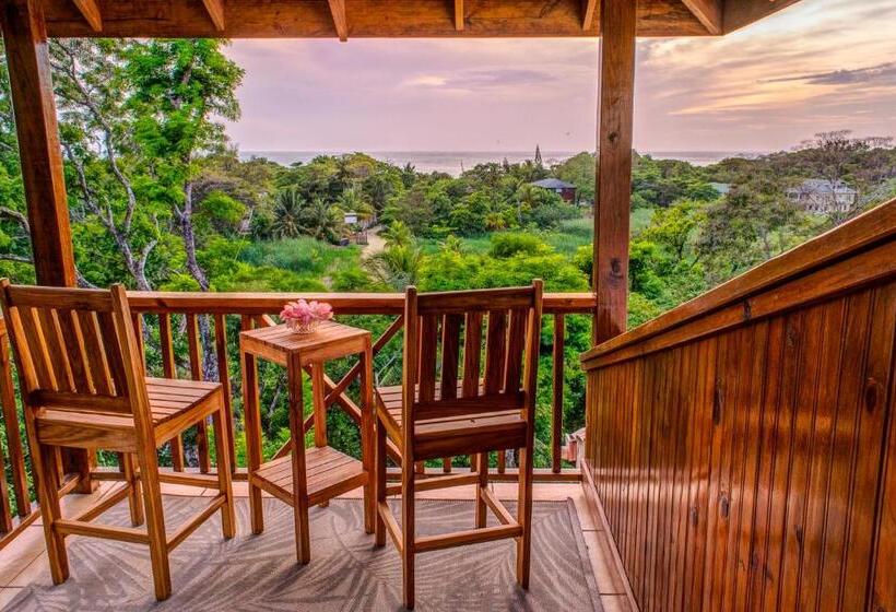 Deluxe Suite King Bed, Seaside Inn Roatan