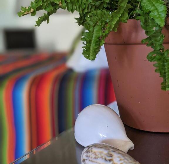 Deluxe Suite King Bed, Seaside Inn Roatan