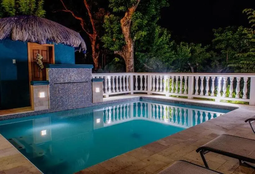سوییت جونیور, Seaside Inn Roatan
