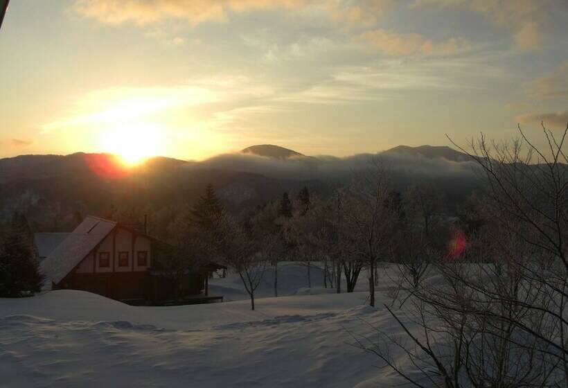 اتاق استاندارد سه تخته با سرویس بهداشتی مشترک, Akakura Yours Inn