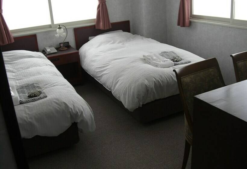 اتاق استاندارد با سرویس بهداشتی مشترک, Akakura Yours Inn