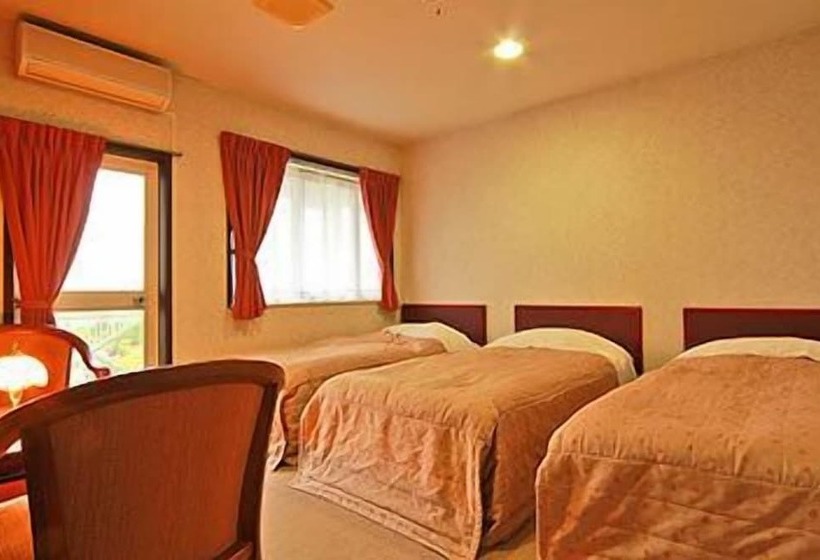 اتاق استاندارد سه تخته با سرویس بهداشتی مشترک, Akakura Yours Inn