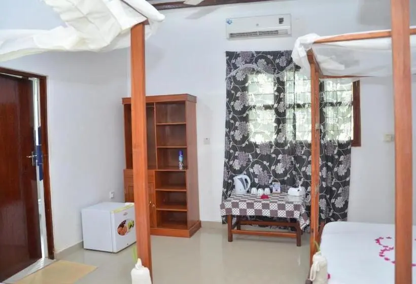 スタンダード４人部屋, Tumaini Bungalows