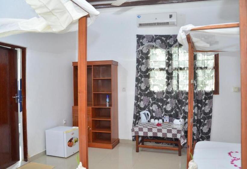 חדר סטנדרט לארבעה, Bagamoyo Spice Villa