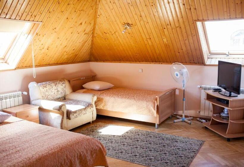 جناح جونيور, Goverla