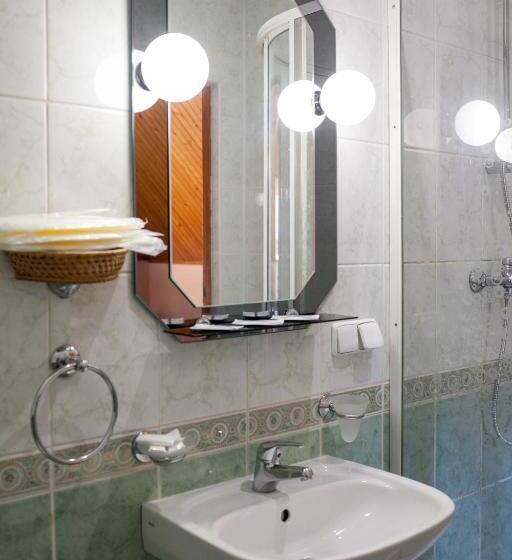 جناح جونيور, Goverla