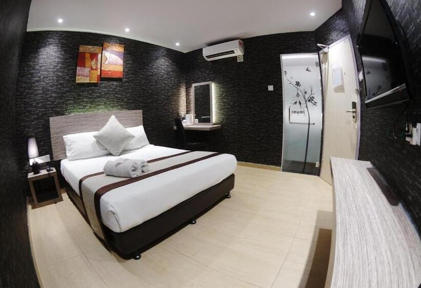 غرفة ديلوكس, Here