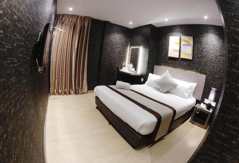 غرفة سوبيريور, Here