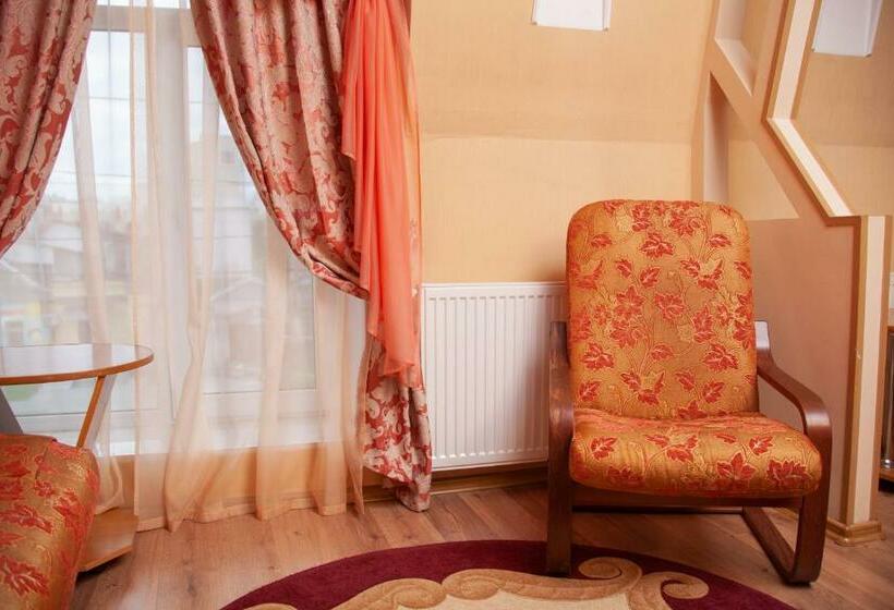 سوییت جونیور, Piligrim 1