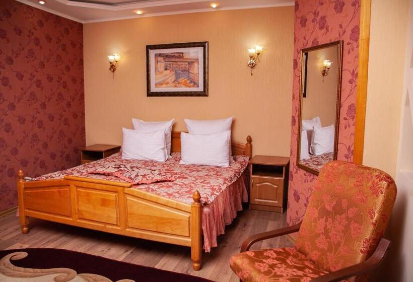 سوییت جونیور, Piligrim 1