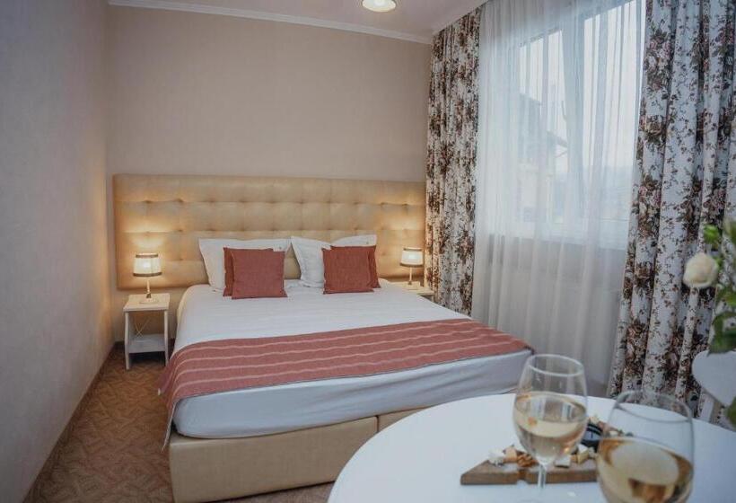 اتاق اکونومی, &restaurant Premium Club