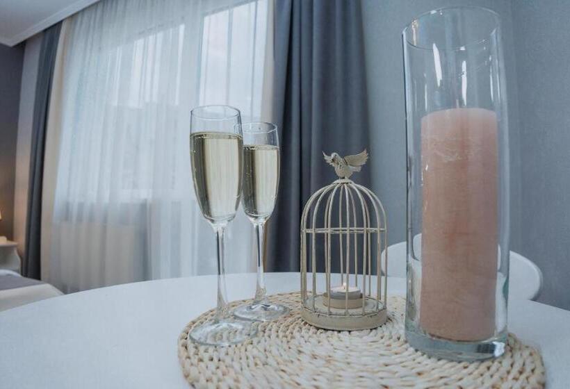 اتاق سوپریور با چشم‌انداز کوهستان, &restaurant Premium Club