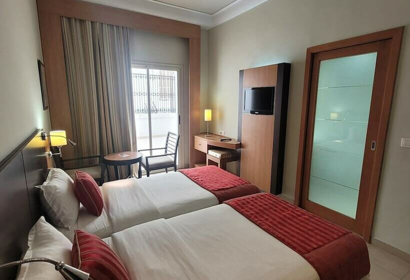 اتاق استاندارد, Tiba