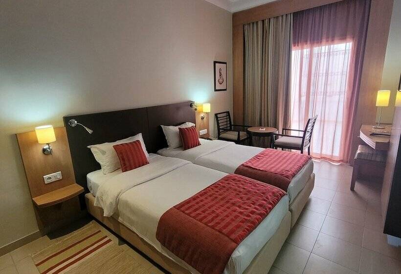 اتاق استاندارد, Tiba