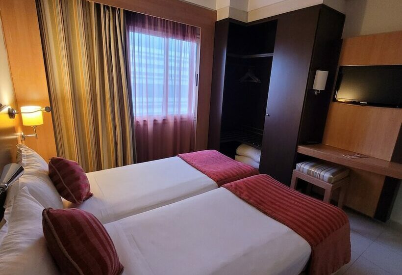 اتاق استاندارد, Tiba