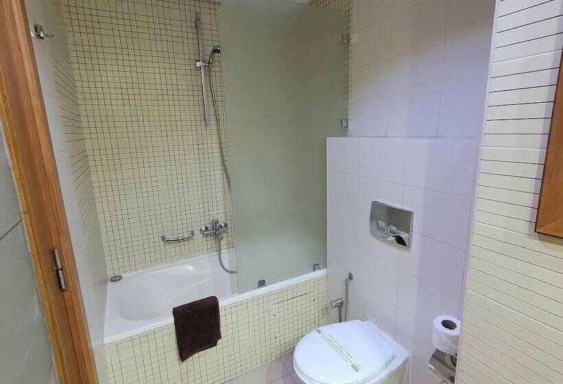 اتاق استاندارد, Tiba