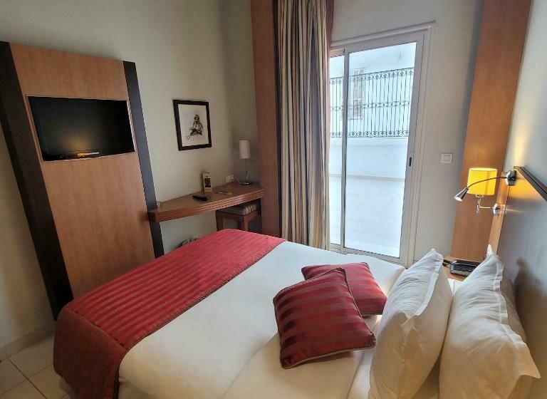 اتاق استاندارد یک نفره, Tiba