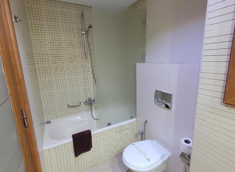 اتاق استاندارد, Tiba