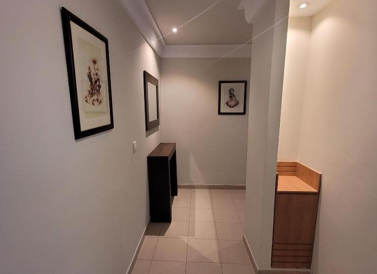 اتاق استاندارد, Tiba